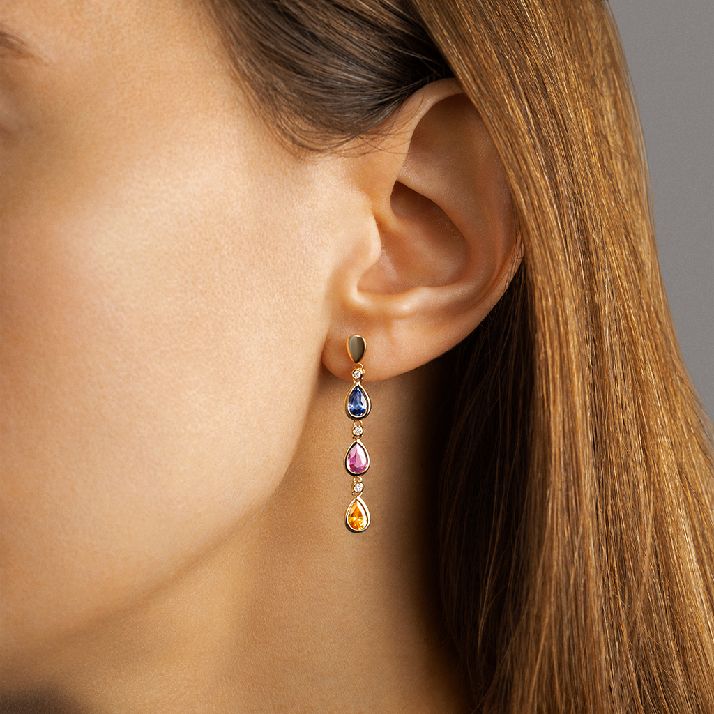 Пусеты из желтого золота с бриллиантами и сапфирами